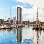 Liberty View Apartment - Swansea